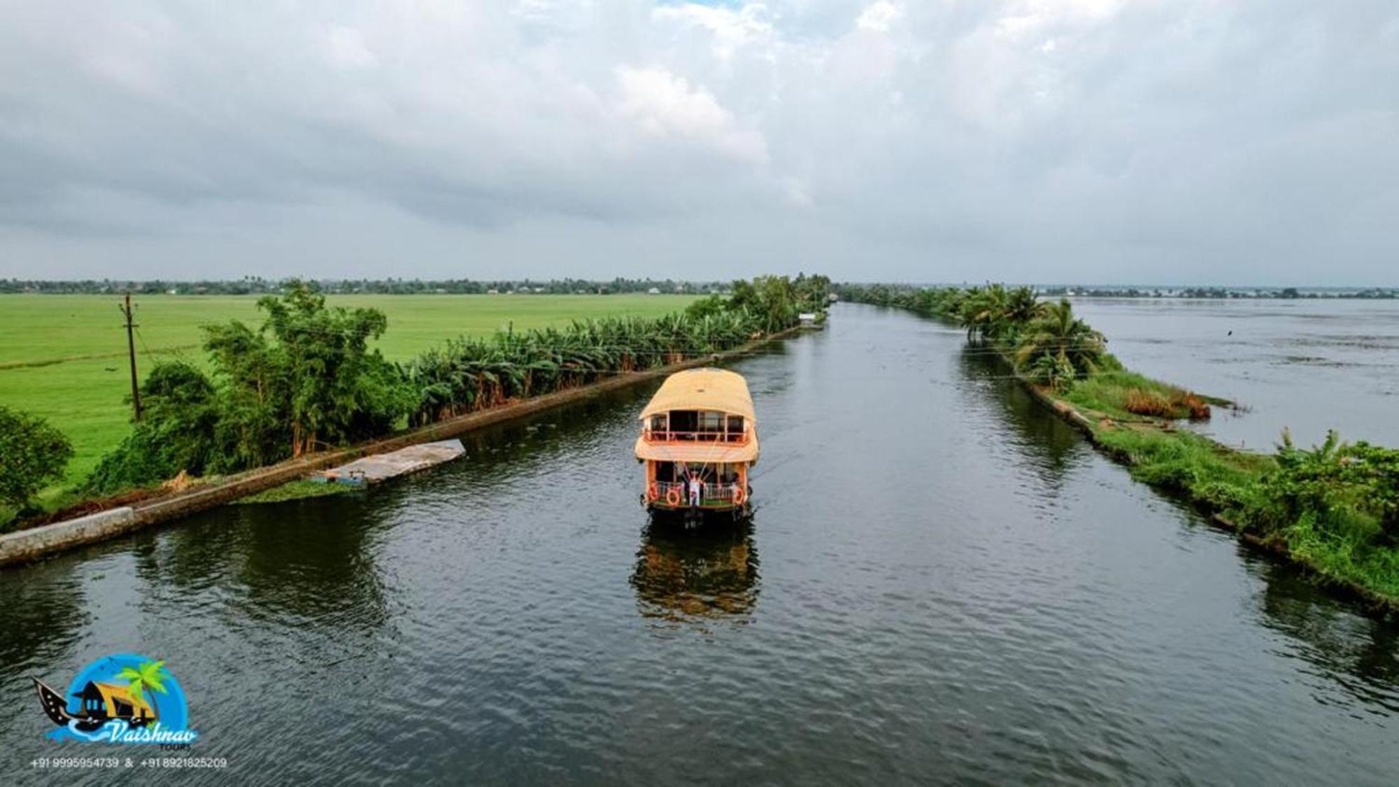 Vaishnav Tours Hotel Alappuzha Eksteriør billede