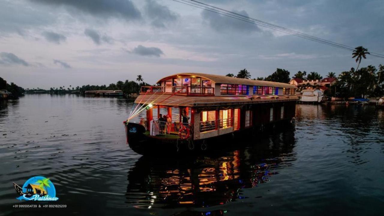 Vaishnav Tours Hotel Alappuzha Eksteriør billede