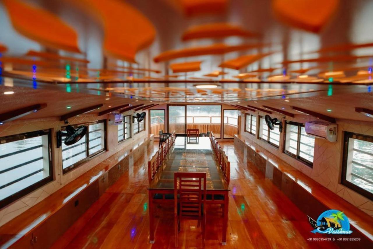 Vaishnav Tours Hotel Alappuzha Eksteriør billede
