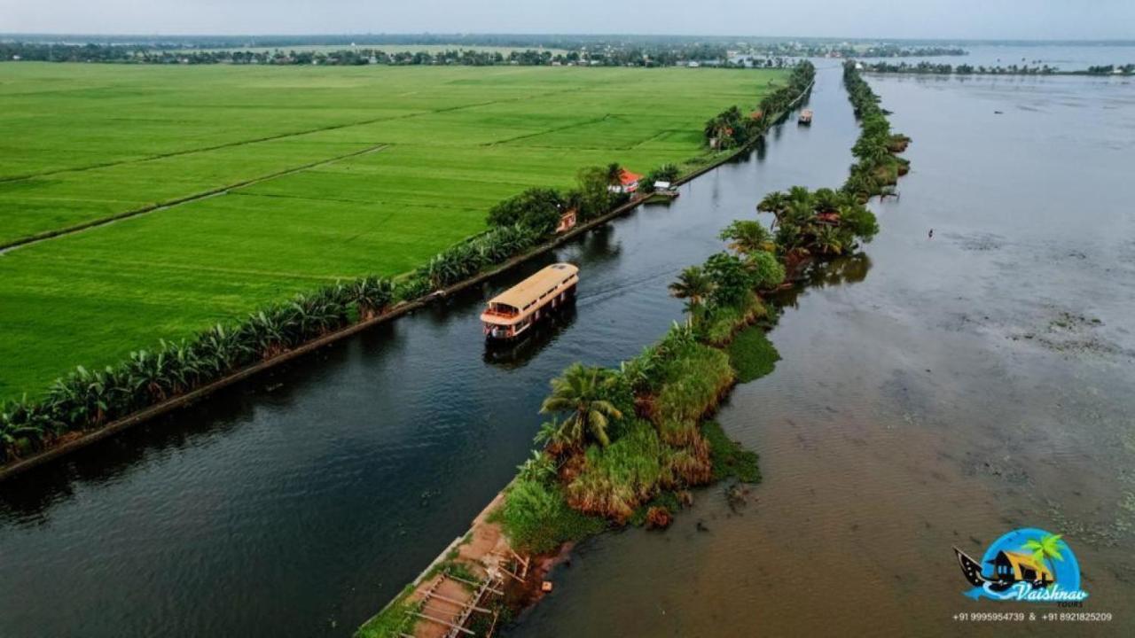 Vaishnav Tours Hotel Alappuzha Eksteriør billede