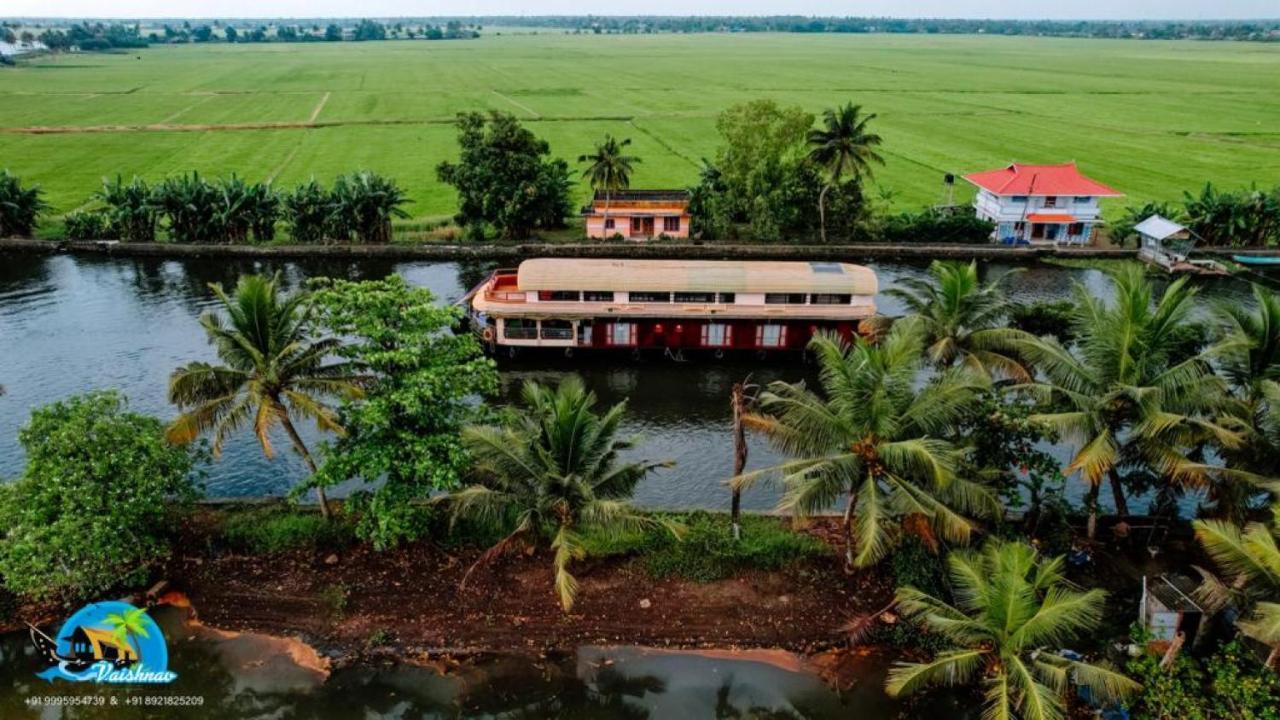 Vaishnav Tours Hotel Alappuzha Eksteriør billede
