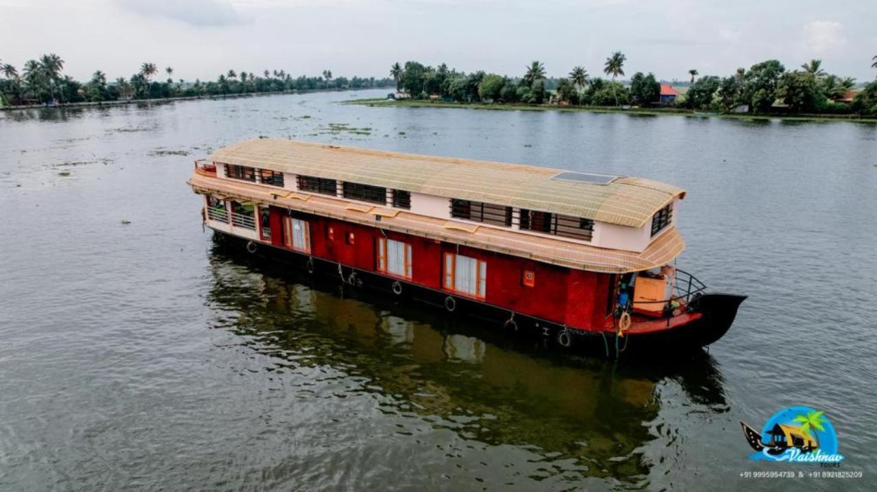 Vaishnav Tours Hotel Alappuzha Eksteriør billede