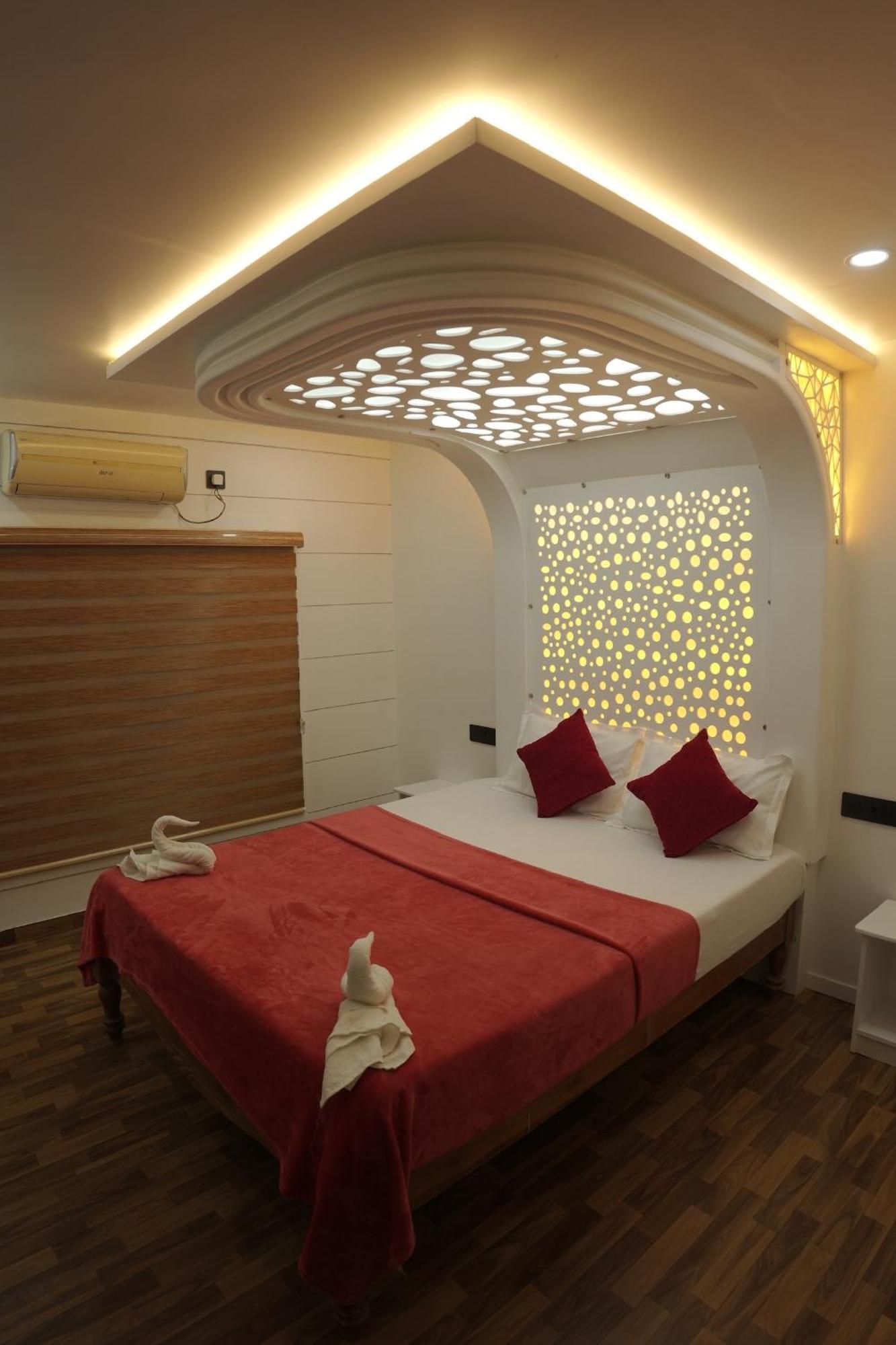 Vaishnav Tours Hotel Alappuzha Eksteriør billede