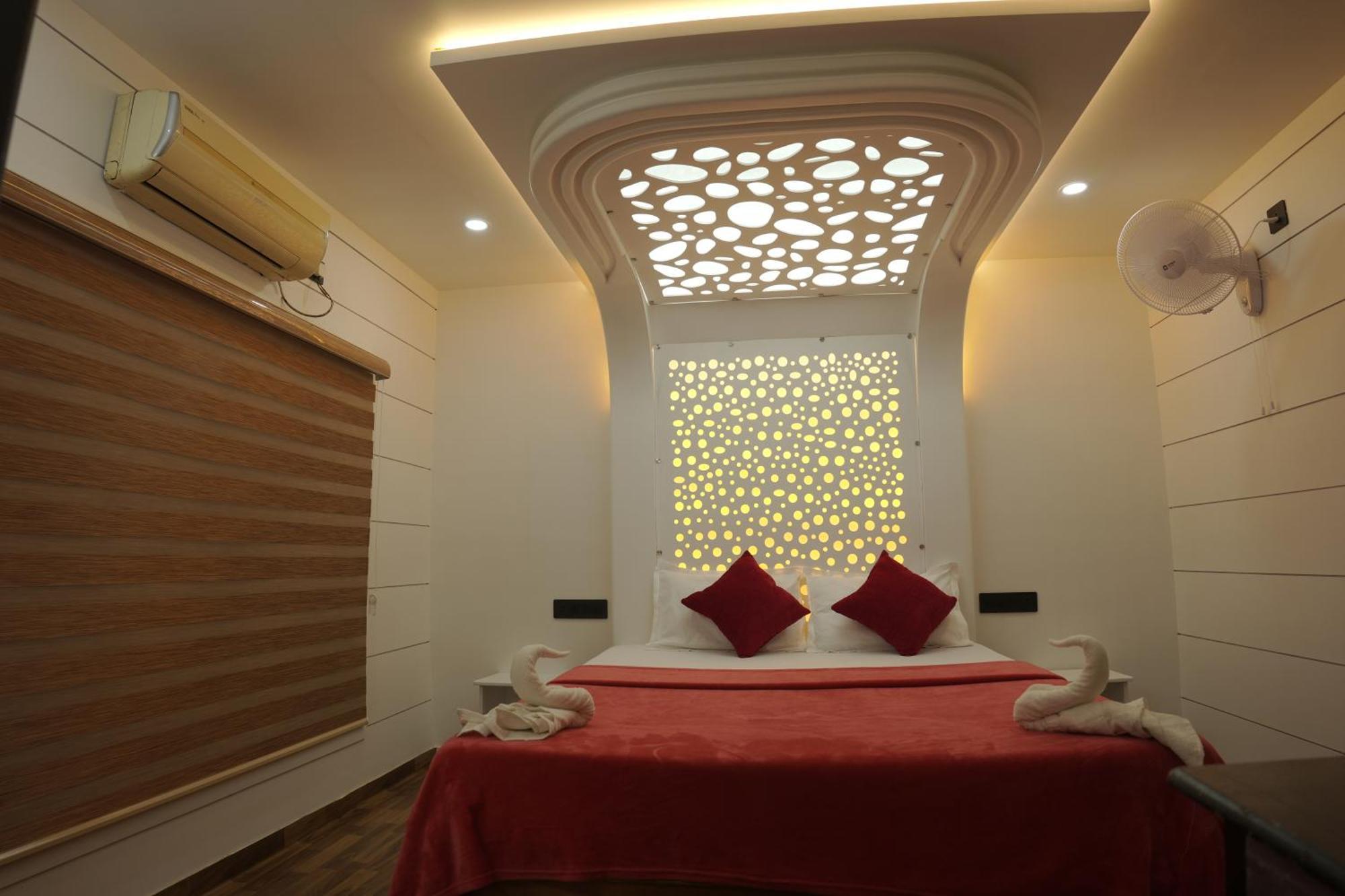 Vaishnav Tours Hotel Alappuzha Eksteriør billede