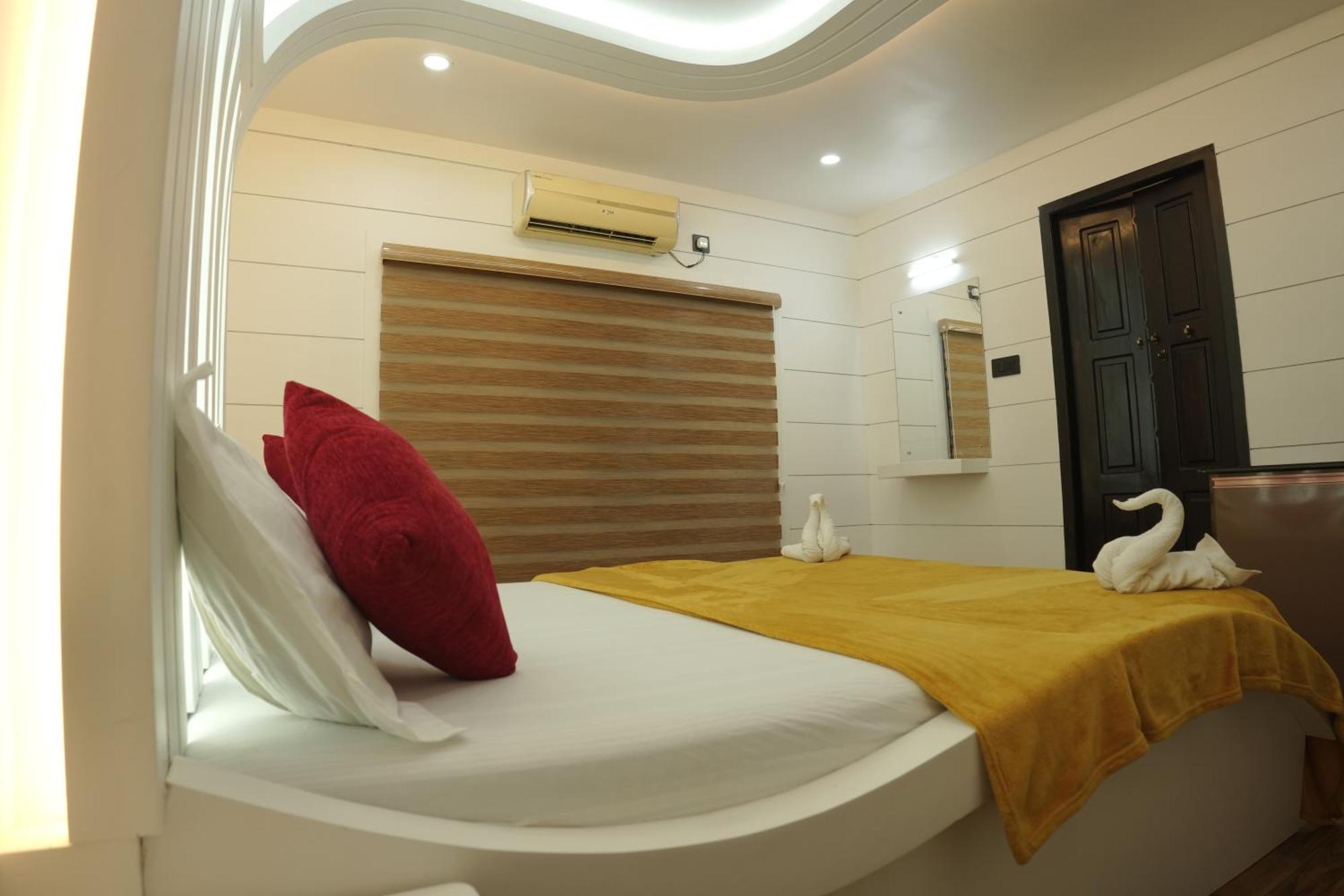 Vaishnav Tours Hotel Alappuzha Eksteriør billede