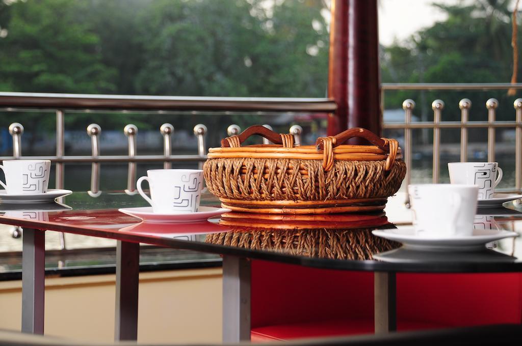 Vaishnav Tours Hotel Alappuzha Værelse billede