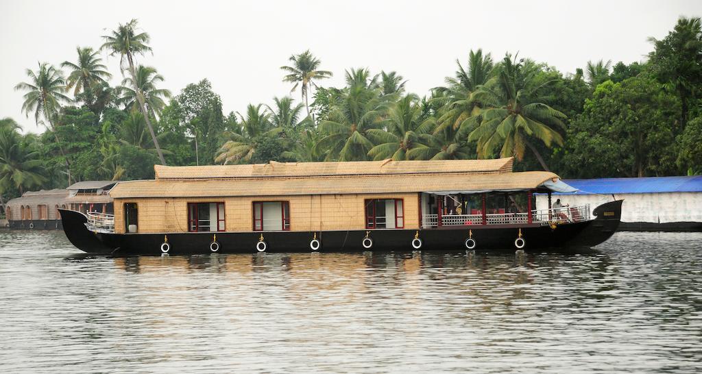 Vaishnav Tours Hotel Alappuzha Værelse billede