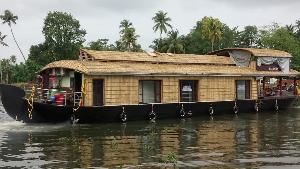 Vaishnav Tours Hotel Alappuzha Eksteriør billede