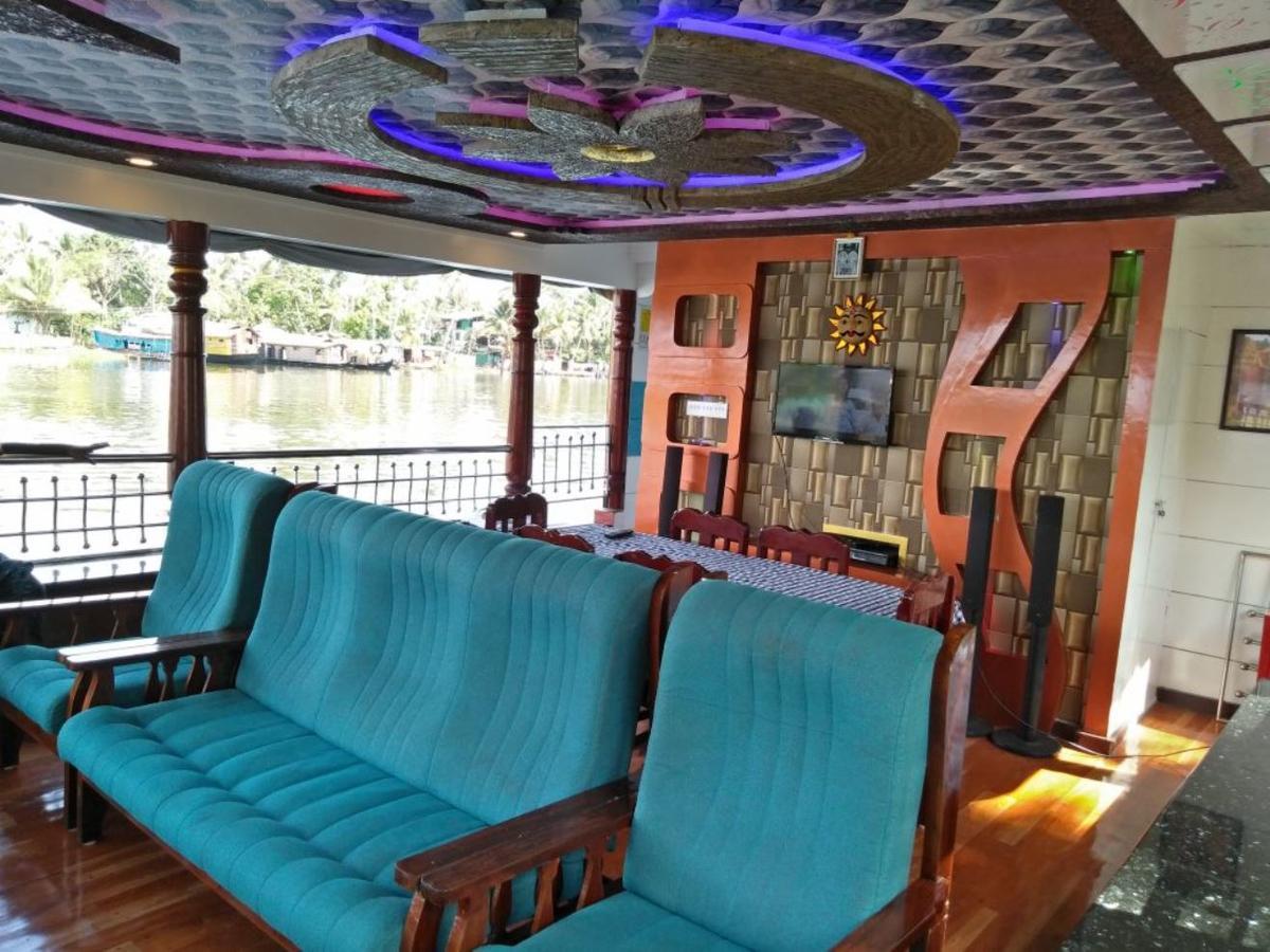 Vaishnav Tours Hotel Alappuzha Eksteriør billede