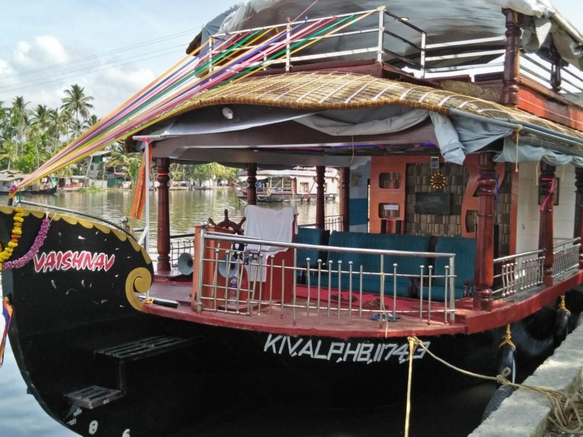 Vaishnav Tours Hotel Alappuzha Eksteriør billede