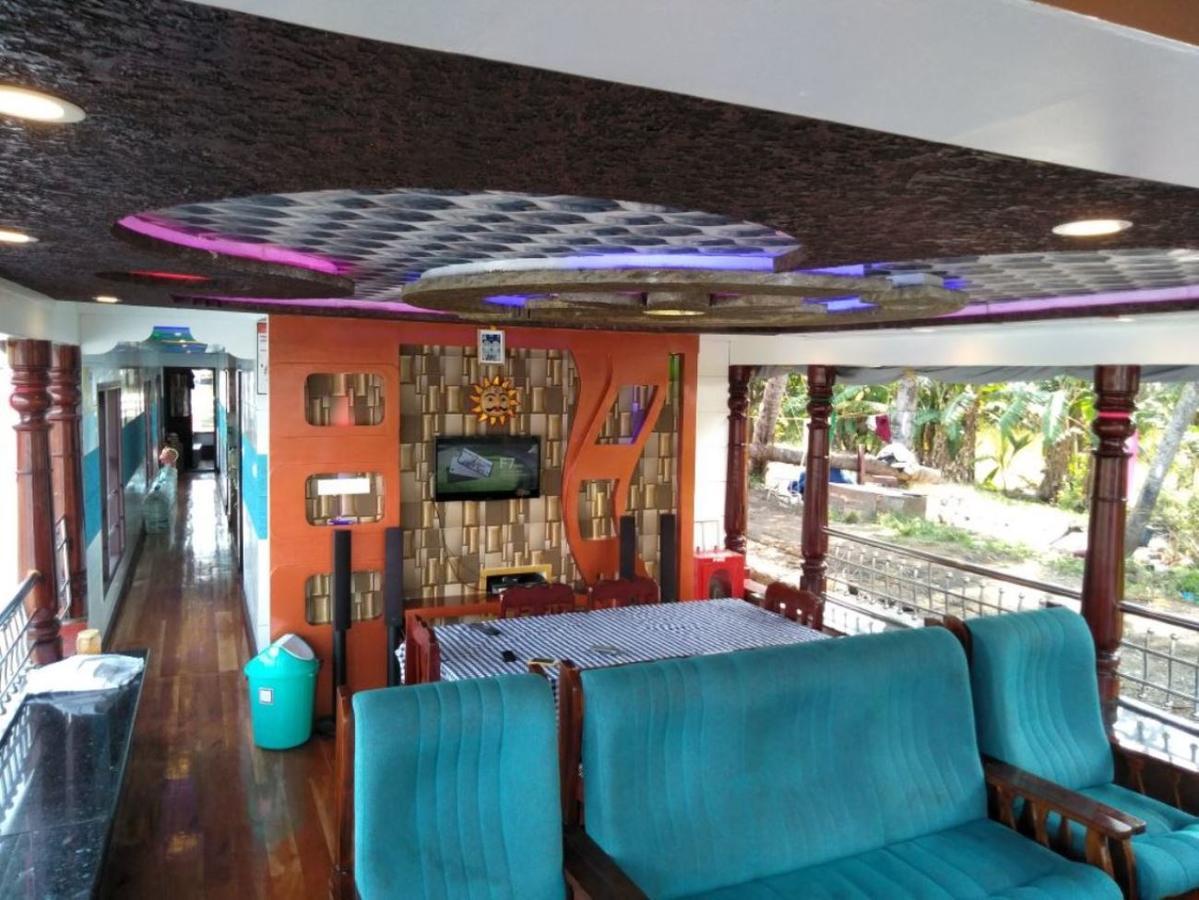 Vaishnav Tours Hotel Alappuzha Eksteriør billede